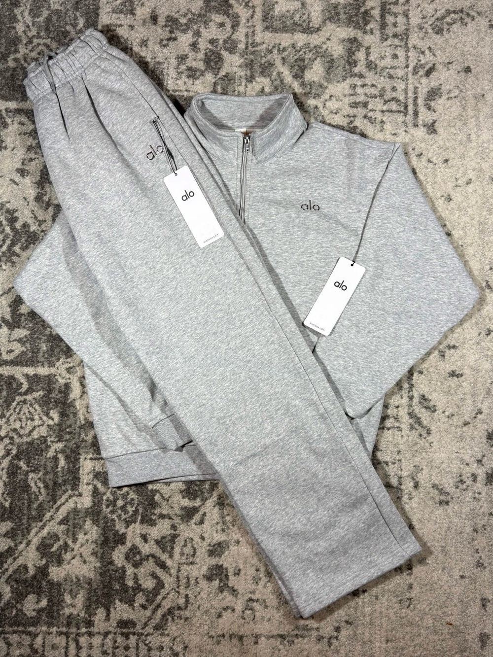 ALO Yoga Men’s Light Grey Zip-Up Sweater
